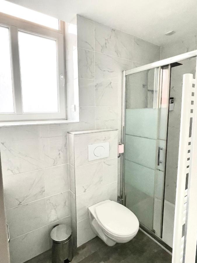 Maison De Charme En Centre Ville Avec Terrasse Lille Dış mekan fotoğraf